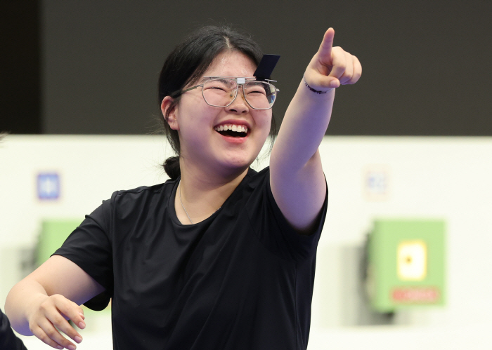 女Shooting has made a new history! Oh Ye-jin and Kim Ye-ji, 10m air pistol 金 - 銀 joint!!