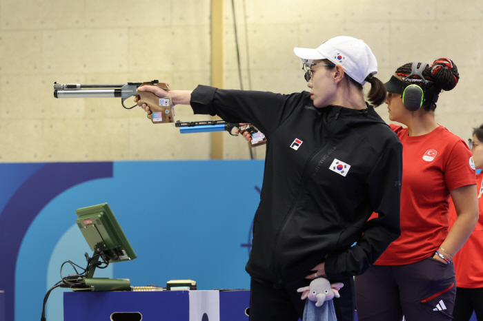 女Shooting has made a new history! Oh Ye-jin and Kim Ye-ji, 10m air pistol 金 - 銀 joint!!