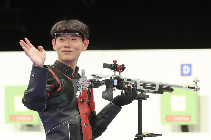  'Girls' Gold Medalist' as much as possible, which was paired with Ban Hyo-jin, closes the 7th place in the individual finals