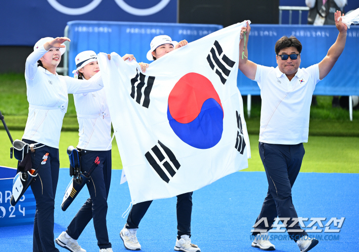  Slack in the quarterfinals → Hard carry in the final → Shoot-off 10. Jeon Hoon-young, who was on the verge of desperate crisis, is the eldest monster who evolved from the team event