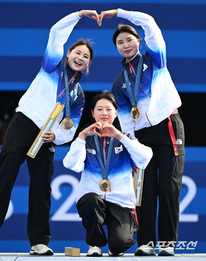 'A milestone with only 13 countries' From Yang Jung-mo to Ban Hyo-jin, 100 gold medals in the Summer Olympics in South Korea are completed