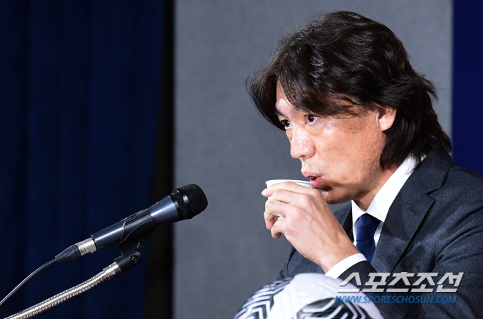  Coach Hong Myung-bo who repeatedly apologized and bowed his head 'The goal is better than the round of 16 at the North-China World Cup, and Son Heung-min as captain' (Full Story)