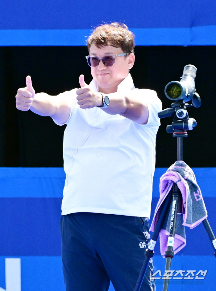 South Korea's men's archery team won the semifinals against China in a complete victory!