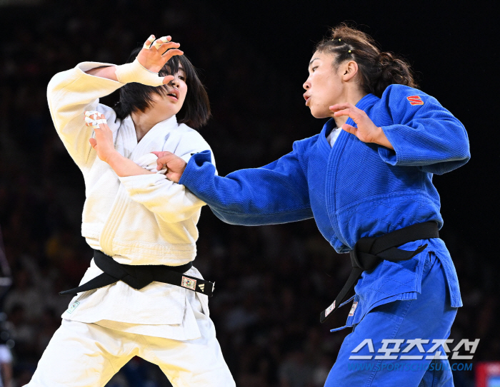 'Unprecedented!' Heo Mi-mi wins half of Mongolia's natural enemy in the 57 kg class by 女 Judo!Going to the semifinals! 