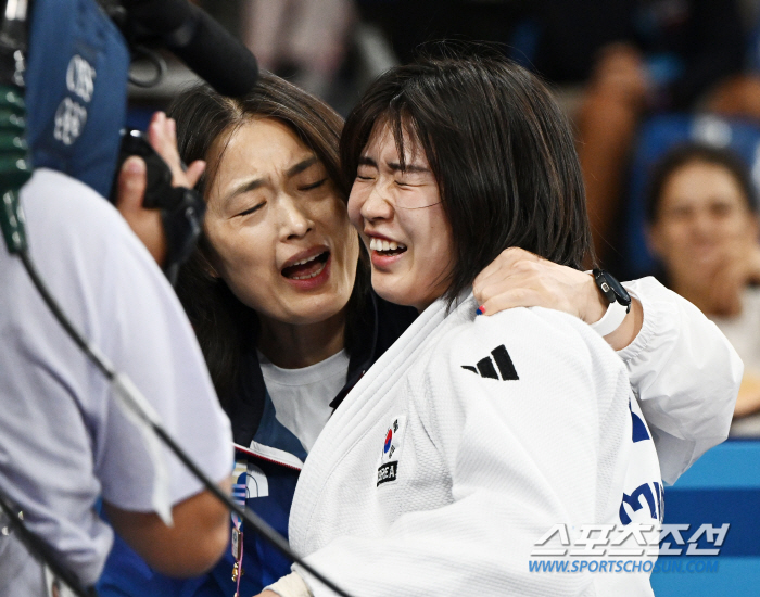 'Unprecedented!' Heo Mi-mi wins half of Mongolia's natural enemy in the 57 kg class by 女 Judo!Going to the semifinals! 