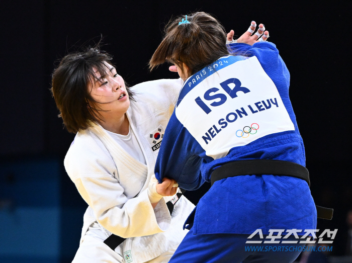 'Unprecedented!' Heo Mi-mi wins half of Mongolia's natural enemy in the 57 kg class by 女 Judo!Going to the semifinals! 