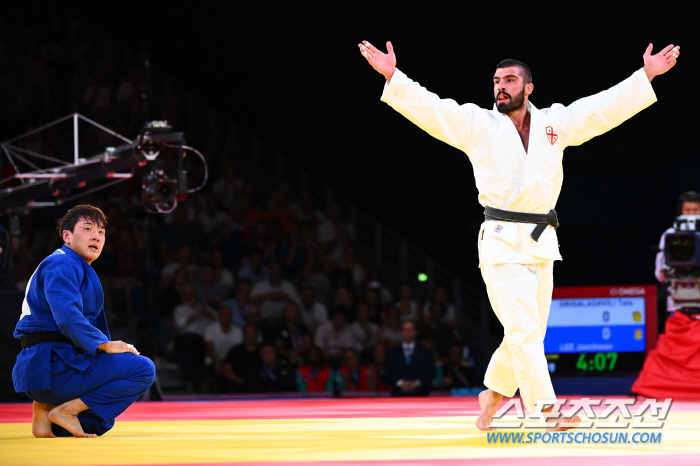 Another natural enemy, 'Lightning Man' Lee Jun-hwan failed to advance to the final due to defeat by Tong-in 'Challenge for the bronze medal' 