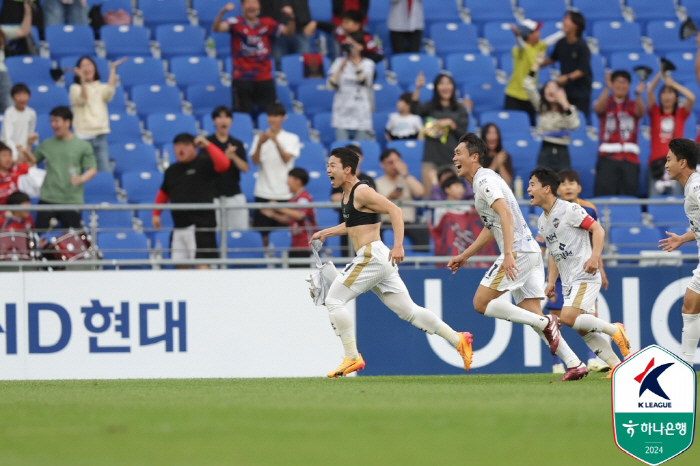 'Jeonbuk storm is coming in'The 7th recruitment is imminent this summer'Verified Fullback'Kim Tae-hyun is certain to join