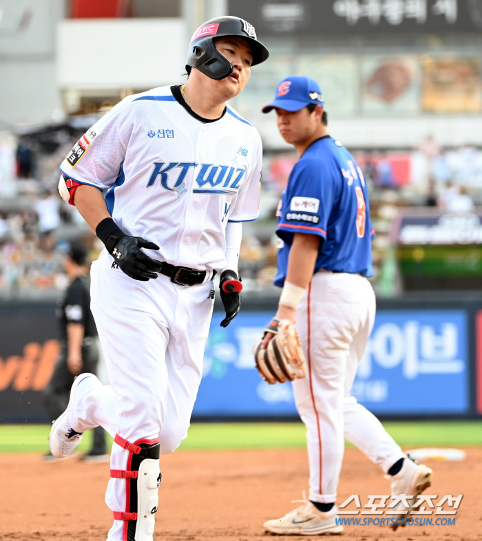 I asked him to throw 5 innings, and he won...Hanwha beats KT with gusty wind and has won four consecutive games 