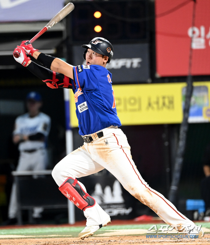 I asked him to throw 5 innings, and he won...Hanwha beats KT with gusty wind and has won four consecutive games 