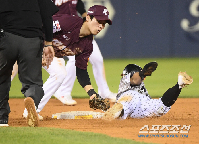 If you say 'running baseball', is it LG? - Subin's 'Hustle Doo' with two tops is right behind... The second half was overwhelmingly first place. 