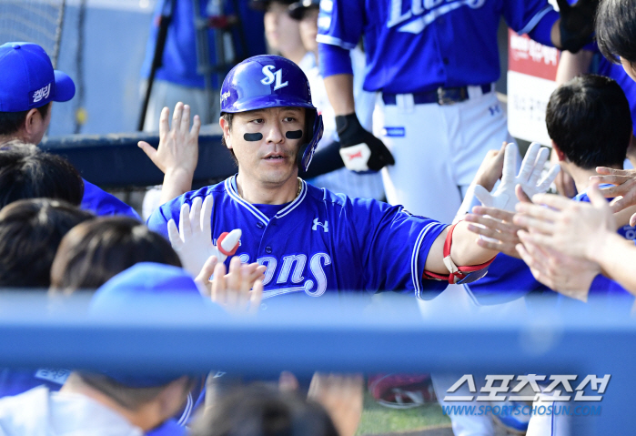 'Jamsil is small, too.' Kang Min-ho, Kim Young-woong, Lee Sung-kyu 3 home runs. Corner 8 innings and 1 run. Samsung, LG come from behind to win 7 to 1. Reapproach Game 2 