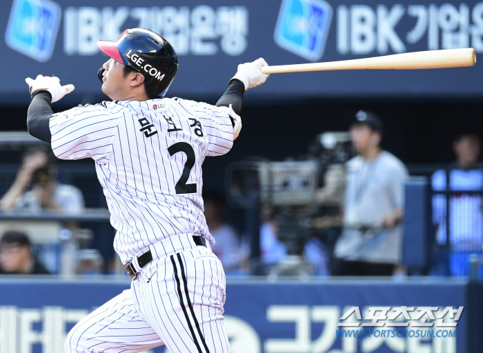 'Jamsil is small, too.' Kang Min-ho, Kim Young-woong, Lee Sung-kyu 3 home runs. Corner 8 innings and 1 run. Samsung, LG come from behind to win 7 to 1. Reapproach Game 2 