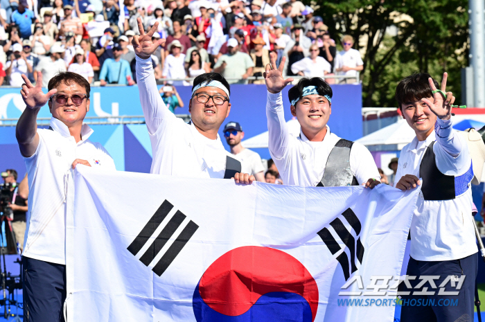 Lee Woo-suk scored 10 points for all six shots in the final, and the gold medal for the Paris Olympics was 'Destiny'