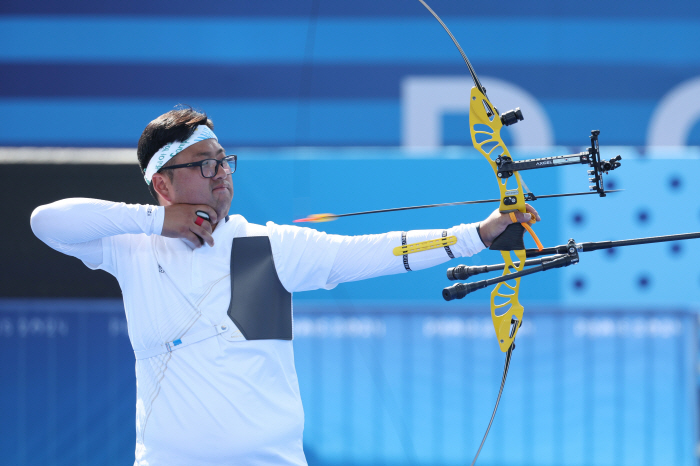 '89 out of 90' oldest Kim Woo-jin goes to the round of 16 with perfect play...The first individual competition to run towards gold