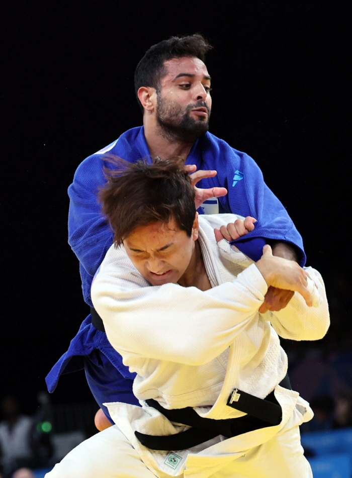 'Lightning Man'Lee Junhwan, with a cool win'Going to the quarterfinals'...Kim Ji-Soo lost one round and went to the semifinals