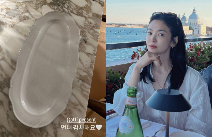 Song Hye-kyo and Ko Hyun-jung were also close..'Thank you, sister♥'Aegyo exploded on the plate gift