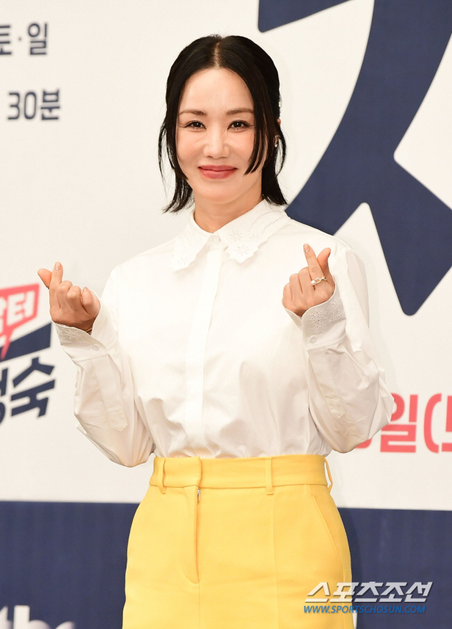 'FA Big Fish'Um Jung-hwa has been communicating directly with her for three months'I'll answer the fan cafe directly'