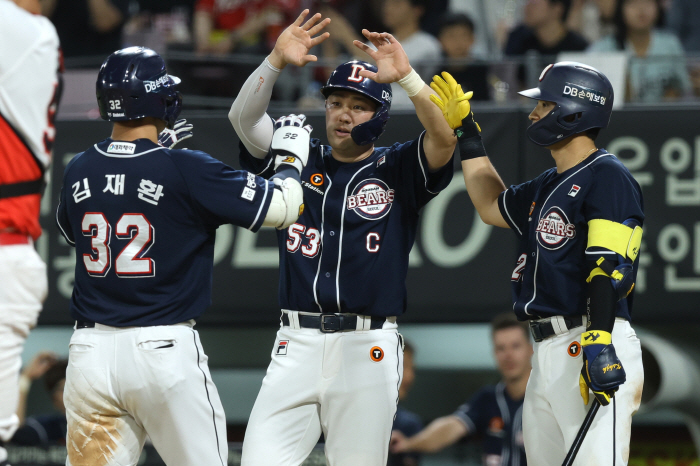 'KBO's first 30 points, the difference in most points' All poured out'KIA mound devastation → up to fielding' Doosan KBO League history to secure a winning series 