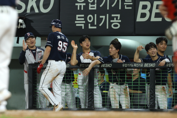 'KBO's first 30 points, the difference in most points' All poured out'KIA mound devastation → up to fielding' Doosan KBO League history to secure a winning series 