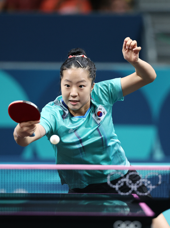 'Let's go for a singles medal!' Shin Yu-bin wins 4-1 against Potta 'Moving to the round of 16 in singles!'