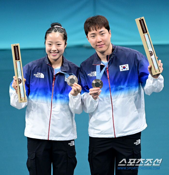 'Let's go for a singles medal!' Shin Yu-bin wins 4-1 against Potta 'Moving to the round of 16 in singles!'