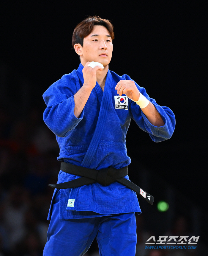 'Lightning Man' Lee Joon-hwan won his first medal in men's judo, a valuable bronze medal!