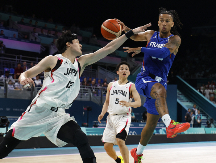  'Fabrication of judgment?'' Basketball against Japan and France 'Oscim Controversy'The world also pays attention to the noisy victory in France