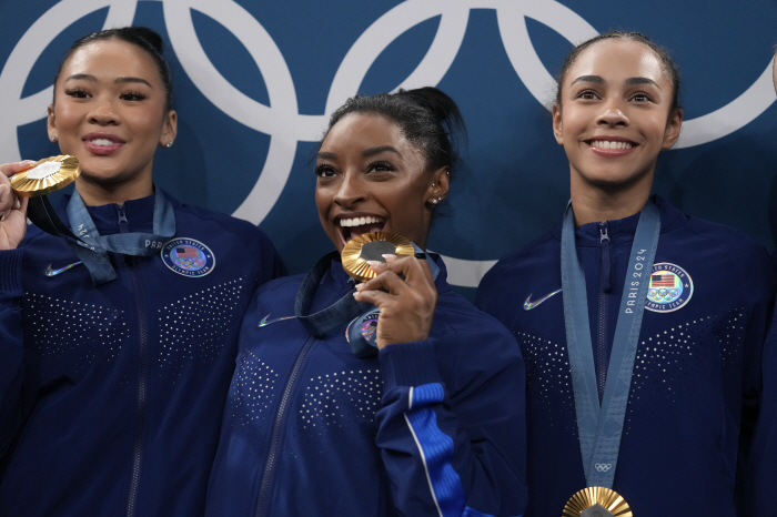 '4 gold medals → mental breakdown' US Simone Biles' spectacular return to the Olympics for the fifth time '5 gold medals started'