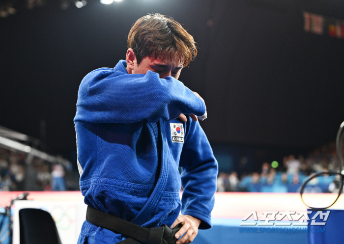 Winning the bronze medal 'Lightning Man'Lee Jun-hwan'I've only been looking at the Olympic gold medal...I'm confident in four years'