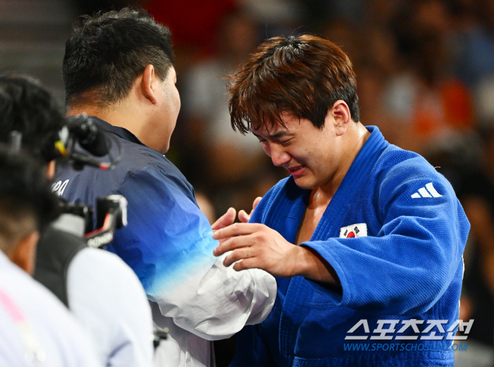 Winning the bronze medal 'Lightning Man'Lee Jun-hwan'I've only been looking at the Olympic gold medal...I'm confident in four years'