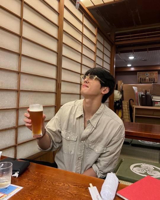  Isn't it a commercial? Cha Eun-Woo, one shot of beer with brilliant visuals