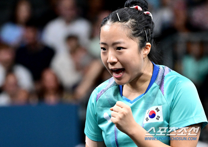 Shin Yu-bin, who didn't even take it out after putting it in his mixed bronze bag, has two wins left until the singles medal 