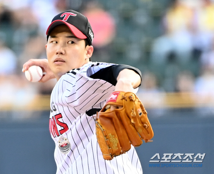 'We made a bet in August, but we lost on the first day...' The winning series against Samsung and LG without allowing four hits and two RBIs for the prospective Sangmu  Baek Jung-hyun 6.2 innings. It's the 2nd game again. 