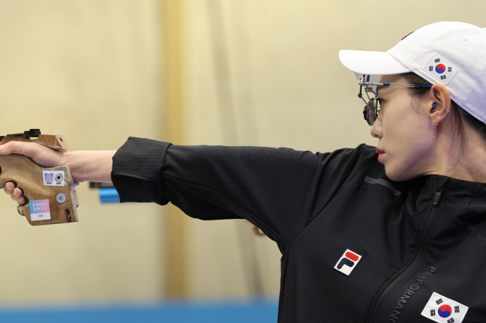 'Chill 0' by Sikh Sniper Kim Ye-ji's Fatal Mistake, Main Event of 25m Pistol Final 'Shock Eliminated' 