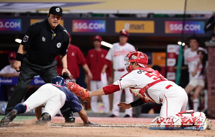 Hwang Sung-bin, a tiebreaker who made a sprint, makes up for his poor batting performance, and explosive baserunning 