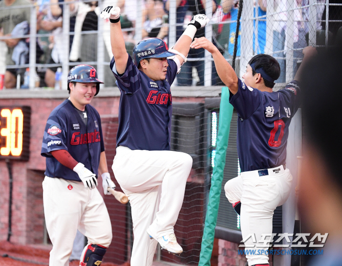 Hwang Sung-bin, a tiebreaker who made a sprint, makes up for his poor batting performance, and explosive baserunning 