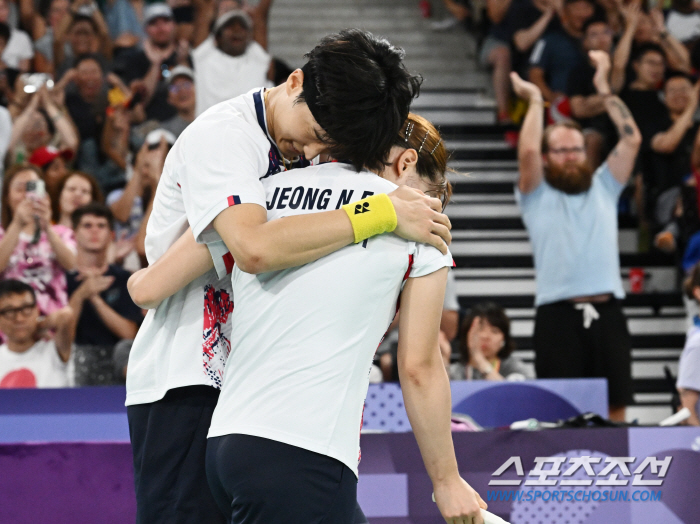 Leading the badminton Olympics to the finals for the first time in 16 years 'Fantastic breathing', 'Guto' Kim Won-ho was shaken 'Younger brother' Jeong Na-eun caught him