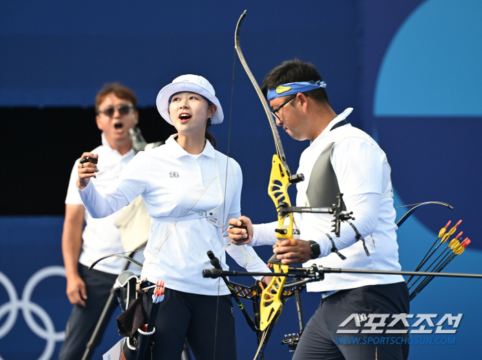  Kim Woo-jin and Lim Ji-hyun passed the round of 16 shoot-off. a series of shoot-offs. There is a secret hidden in the Taegeuk courtiers.