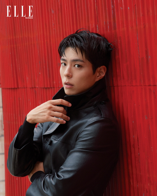 Park Bo-gum Shines on ELLE Taiwan Cover with CELINE's Winter Collection