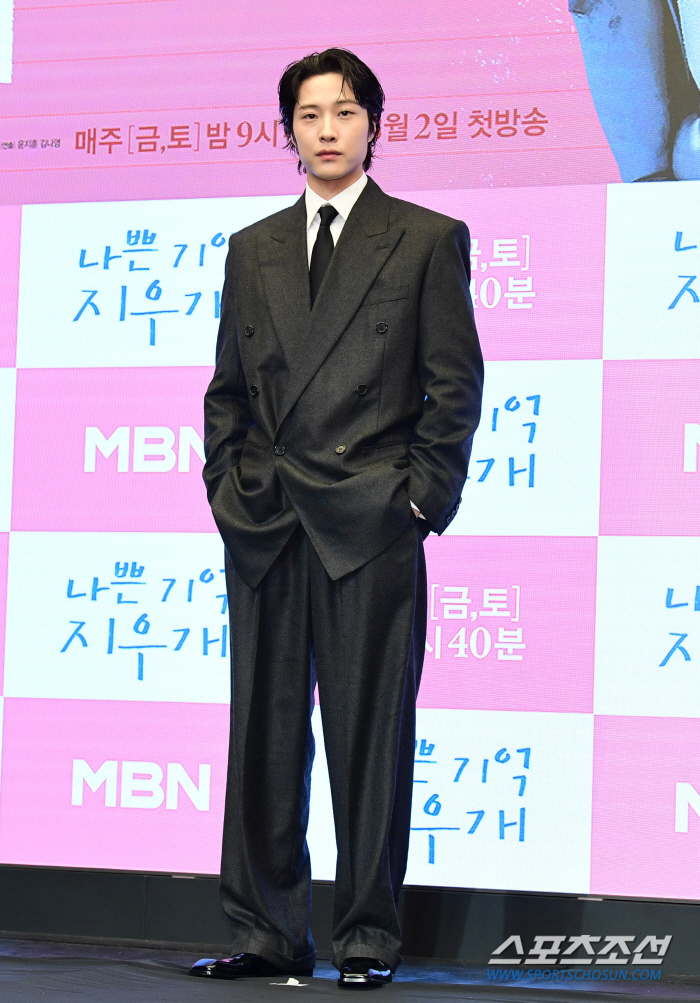  Lee Jongwon 'Perfect fit like a suit model'