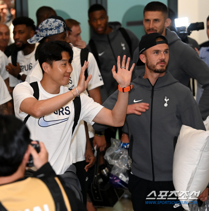 'Rest in peace.' Coach'Son Heung-min's colleague MF sheds sad tears during his visit to Korea