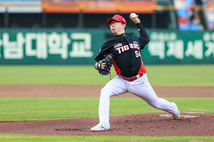 KIA's losing streak ended with Kim Do-young's home run 'Yang Hyun-jong QS' KIA prevented Hanwha from winning eight consecutive games 