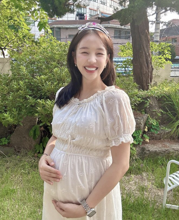 ''September Birth' Baek A-yeon, a baby with a baby face and a full-term D-line, happy baby shower