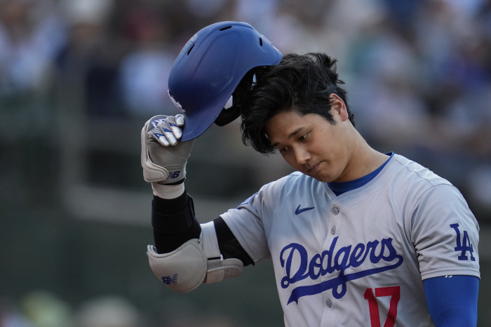 3 steals runaway 'Huge feet 'Ohtani achieves 30 home runs - 30 steals for the first time in his life, 13 years with the Dodgers...LAD 10-0 OAK