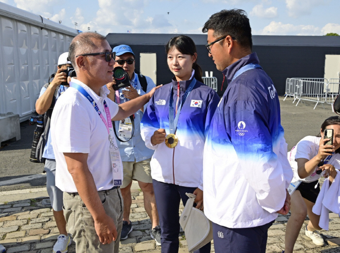 A single step in winning four gold medal events with Chairman Chung Eui-sun