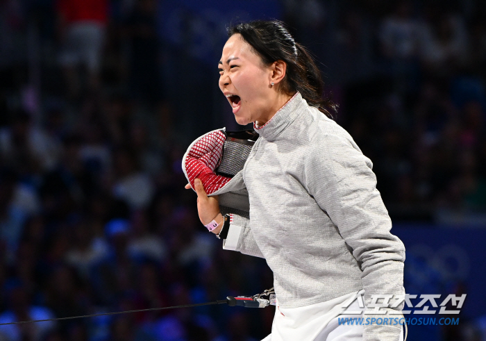 Korean women's sabre loses to Ukraine in surprise silver medal'