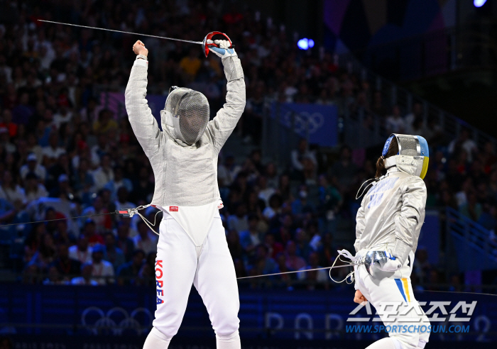 Korean women's sabre loses to Ukraine in surprise silver medal'