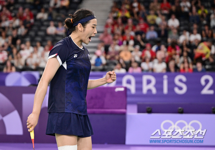 Only one win up to '金' Ahn Se-young, the world's No. 1 player, secured a silver medal by catching Tunjung! Olympic medal in 女 singles for the first time in 28 years...I can see the Grand Slam, too. 