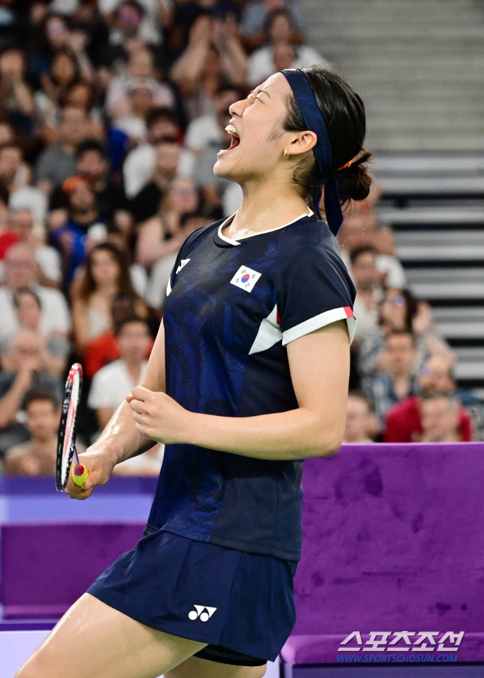 Only one win up to '金' Ahn Se-young, the world's No. 1 player, secured a silver medal by catching Tunjung! Olympic medal in 女 singles for the first time in 28 years...I can see the Grand Slam, too. 